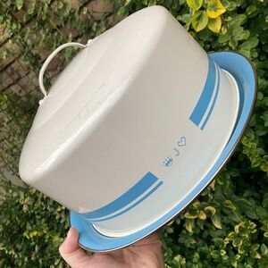 Tin Cake Carrier {JAMIE OLIVER}